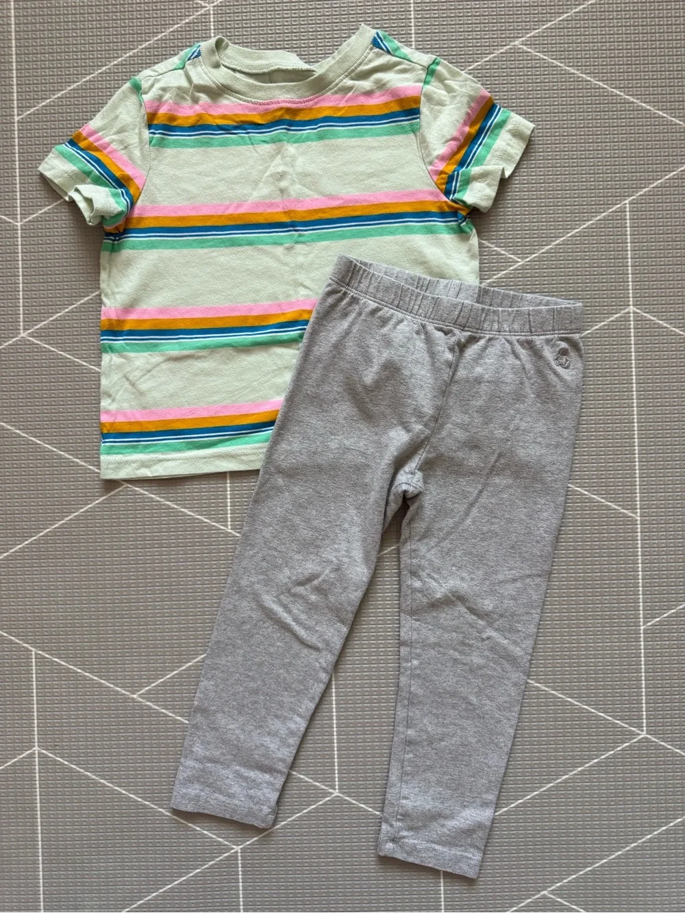 Gap|Baby girl/toddler lounge set, Mint striped Tee w Rainbow Pastels & leggings•